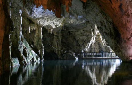 Grotte a Pertosa