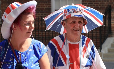 Popolo in Festa per il Royal Baby