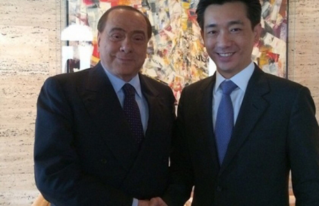 Berlusconi cede quote Milan a Mr Bee