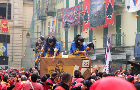 Immagini della storia del carnevale di Ivrea