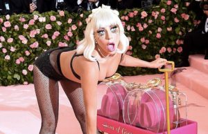 Lady Gaga regina del red carpet al Met Gala 2019