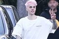 Justin Bieber con i capelli rosa