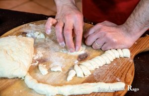 Foto preparazione cavatelli fatti in casa