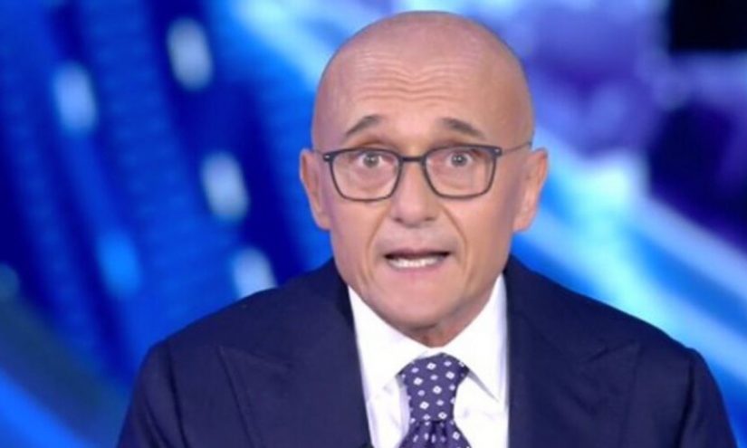 Alfonso Signorini sostituito al Grande Fratello VIP