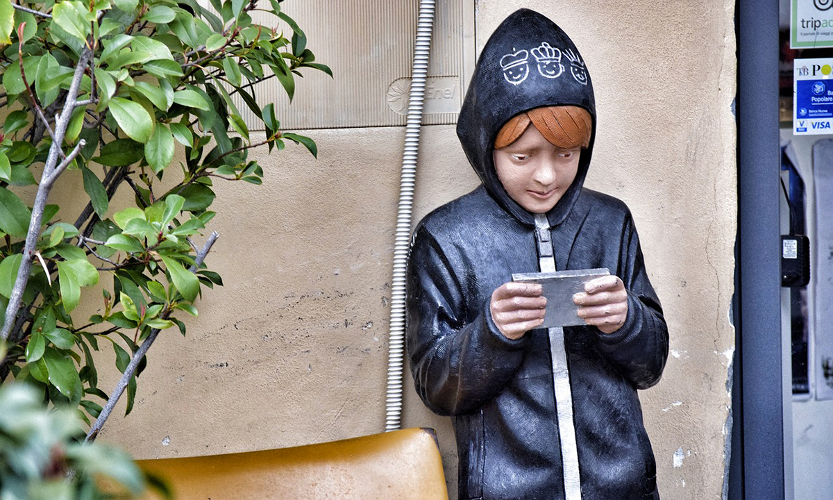 Quando comprare il cellulare ai figli